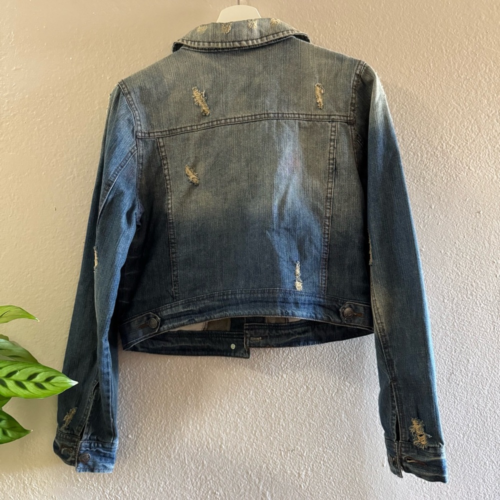 Distressed Jean jacket. - Picture 3 of 8